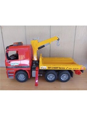 2001 Bruder Day & Night Service Wrecker Tow Truck 19” Red & Yellow Germany 4143